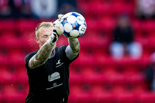 Goalkeeper Amund Wichne of Haugesund warms up