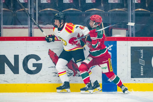 Brynäs Viivi Vainikka och Modos Lovisa Engström