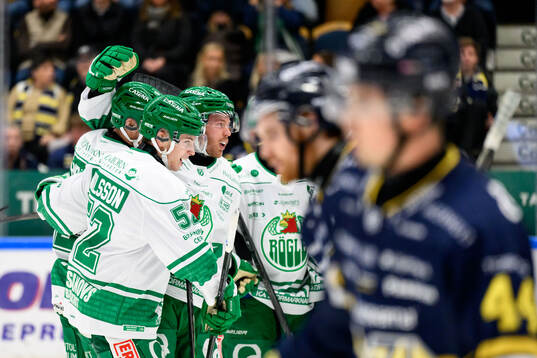 Rögles Filip Johansson jublar