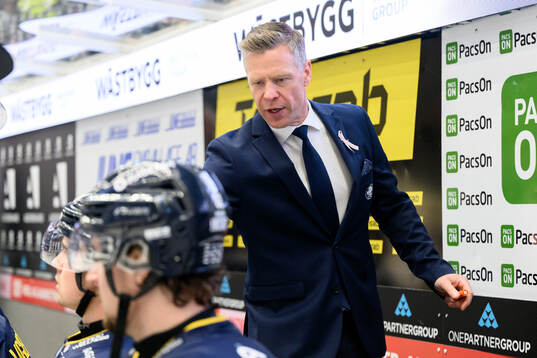 HV71s assisterande tränare Nicklas Rahm