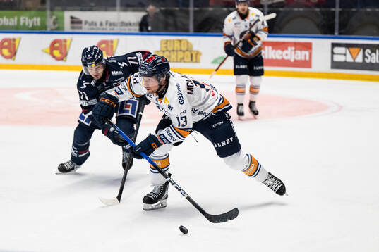 Växjös Dylan Mclaughlin och Linköpings Eskild Bakke Olsen