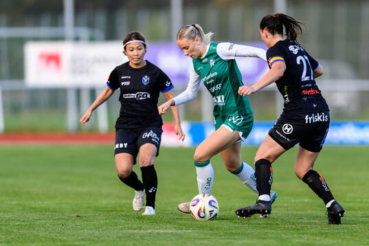 Växjö DFFs Miho Kamogawa och Josefin Harrysson och