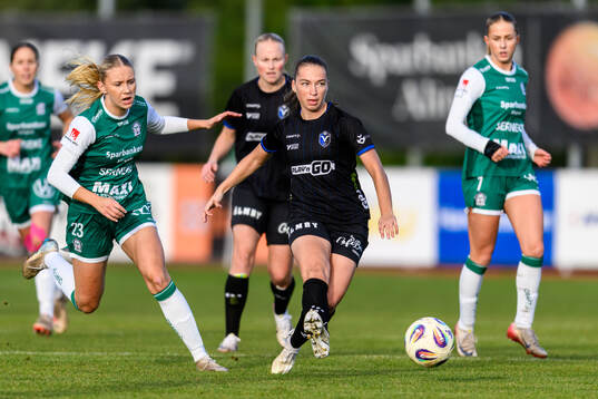 Alingsås Tilde Karlsson och Växjö DFFs Mariann Høgh