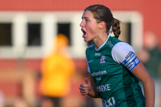 Alingsås Tove Lorén med lagkaptensbindel från EFD och