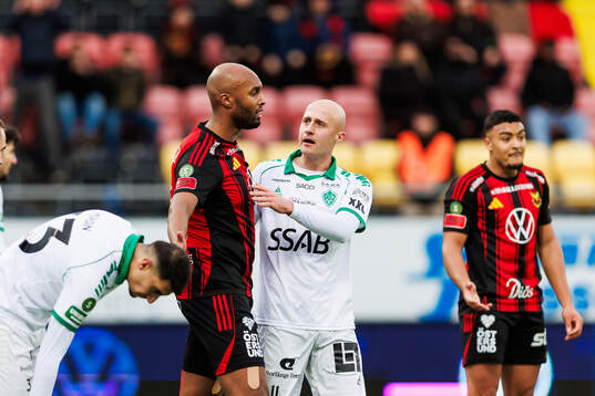 Östersunds Jabir Abdihakim Ali  och Brages Anton Lundin i