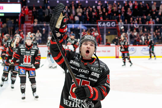 Örebros David Quenneville jublar