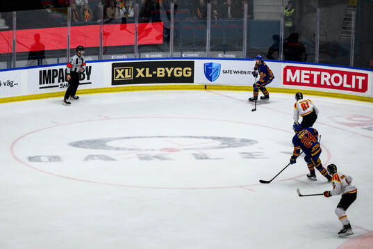 Djurgårdens Philip Holm och Ludvig Rensfeldt mot Brynäs