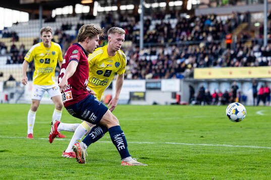 Bläddra bland fler bilder av Fotboll, Superettan, Falkenberg - Örgryte
