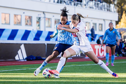 Djurgårdens Goodness Osigwe och Malmö FFs Courtney Nevin