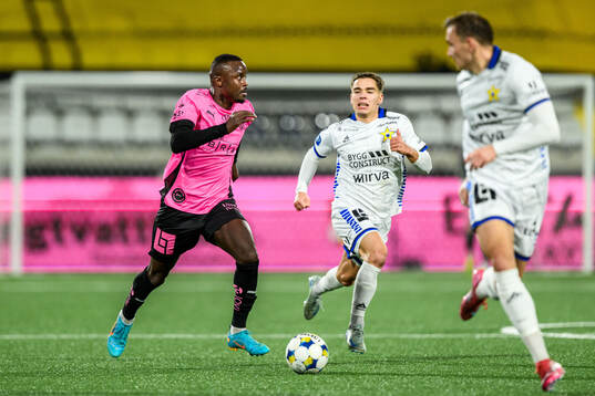 Häckens Brice Wembangomo och Sirius Leo Walta