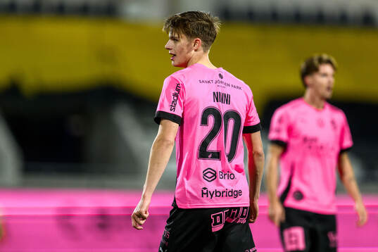 Häckens Adrian Svanbäck deppar
