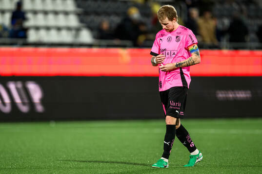 Häckens Simon Gustafson deppar