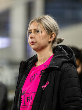 Häckens Fysioterapeut Mikaela Johansson med Rosa Bandet