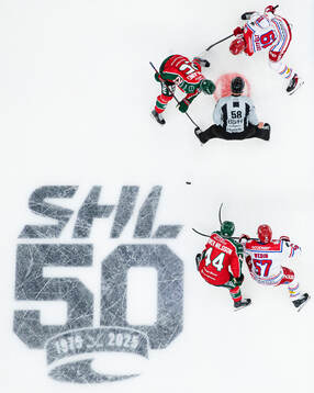 Frölundas Arttu Ruotsalainen tekar mot Timrås Marcus