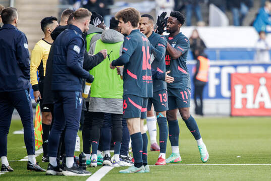 Malmö FFs Emmanuel Ekong jublar