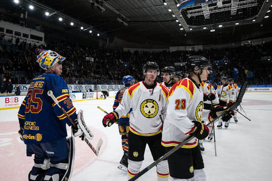 Brynäs Nicklas Bäckström deppar