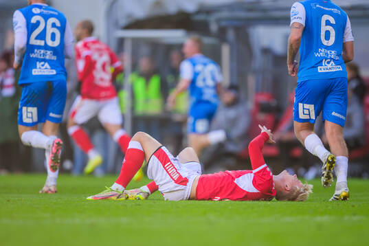 Kalmars Carl Gustafsson har ont