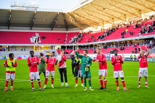 Kalmars spelare jublar