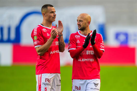Kalmars Melker Hallberg och Robert Gojani jublar