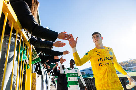 Västerås Elis Jäger jublar