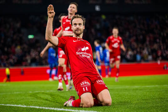 Bård Finne of Brann celebrates