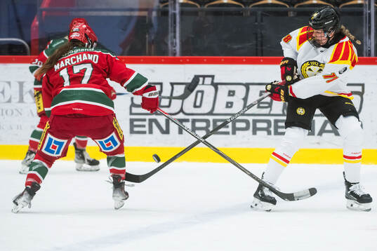 Brynäs Elin Svensson och Modos Sarah Marchand