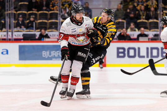 Malmö Redhawks Johan Ivarsson och Skellefteås Lars