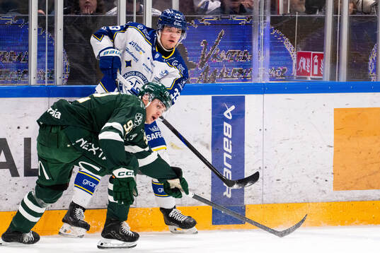 Färjestads Marian Studenic och Leksands Olle Strandell