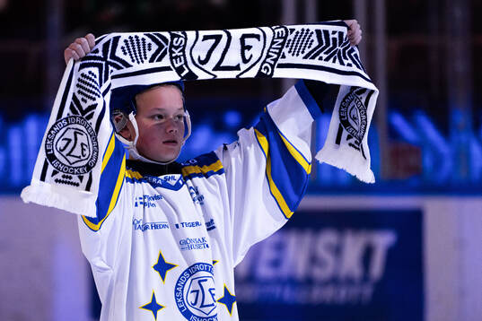 innan ishockeymatchen i SHL mellan Leksand och Färjestad