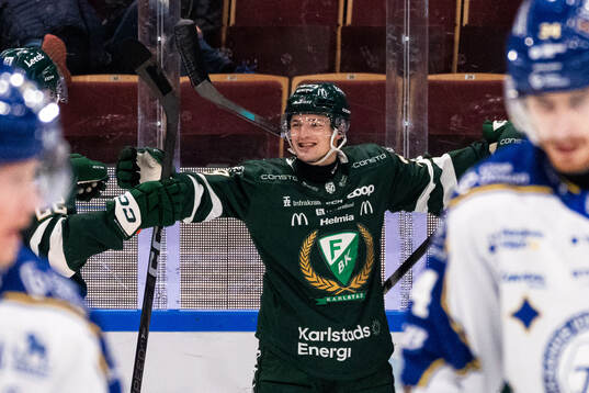 Färjestads Luke Philp jublar