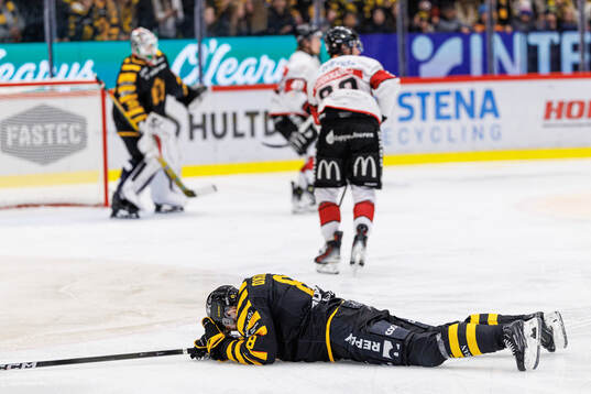Skellefteås Oliver Okuliar har ont