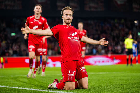 Bård Finne of Brann celebrates