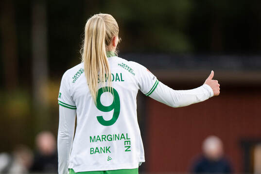 Hammarbys Anna Jøsendal vissar tummen upp