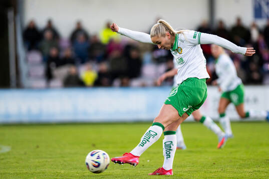 Hammarbys Anna Jøsendal skjuter