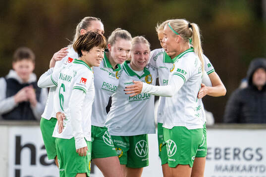 Hammarbys Emilie Joramo jublar