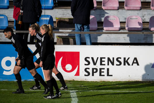 En reklamskylt för Svenska Spel
