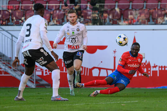 Örebros Dino Salihovic och Helsingborgs Adam Akimey