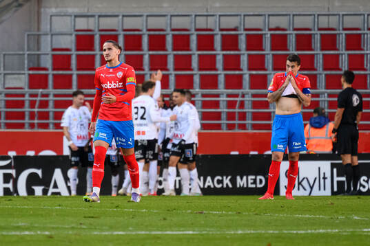 Helsingborgs Ervin Gigovic och Jon Birkfeldt deppar