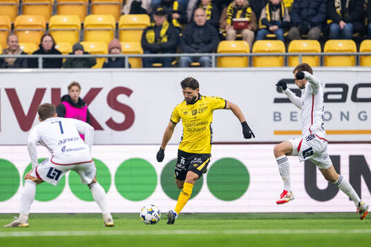 Elfsborgs Arber Zeneli och Östers Oscar Uddenäs