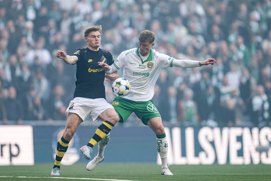 AIKs Erik Hovden Flataker och Hammarbys Frederik Winther