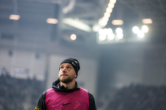 AIKs John Guidetti värmer upp