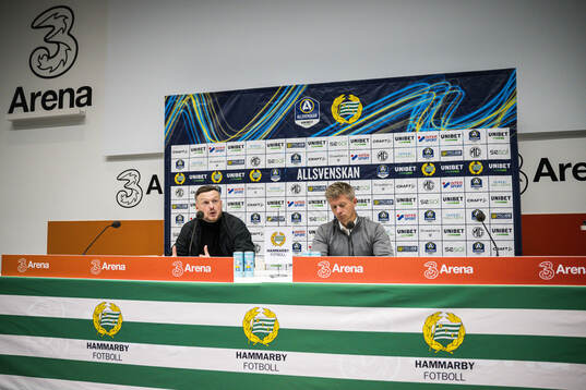 Hammarbys tränare Kim Hellberg och AIKs tränare Mikkjal