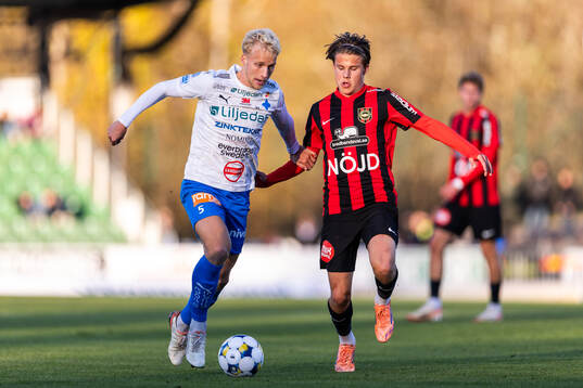 Värnamos Victor Larsson och Brommapojkarnas Love Arrhov
