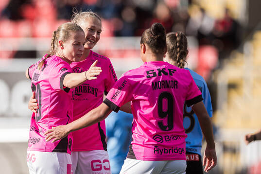 Häckens Anna Anvegård, Stine Sandbech och Felicia