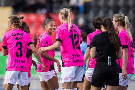 Häckens Aivi Luik, Felicia Schröder och Stine Sandbech