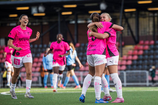 Häckens Matilda Nildén, Mary Caroline Wickenheiser och