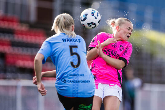 Brommapojkarnas Wilma Wärulf och Häckens Matilda Nildén