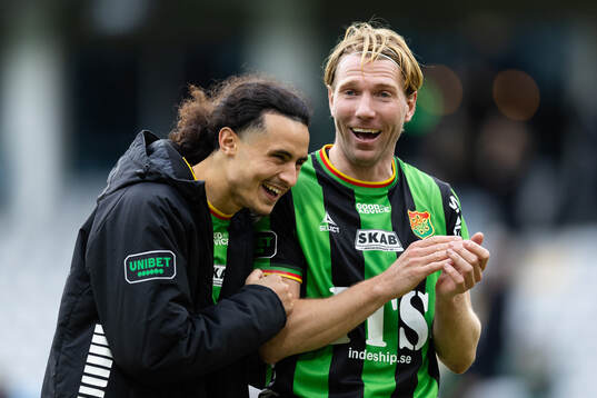 GAIS Amin Boudri och August Wängberg jublar och tackar