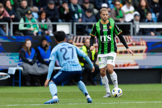 Djurgårdens Keita Kosugi och GAIS Gustav Lundgren