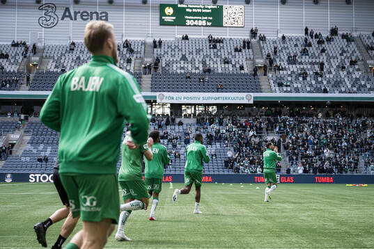 Hammarbys Nahir Besara gör entré med lagkamrater
